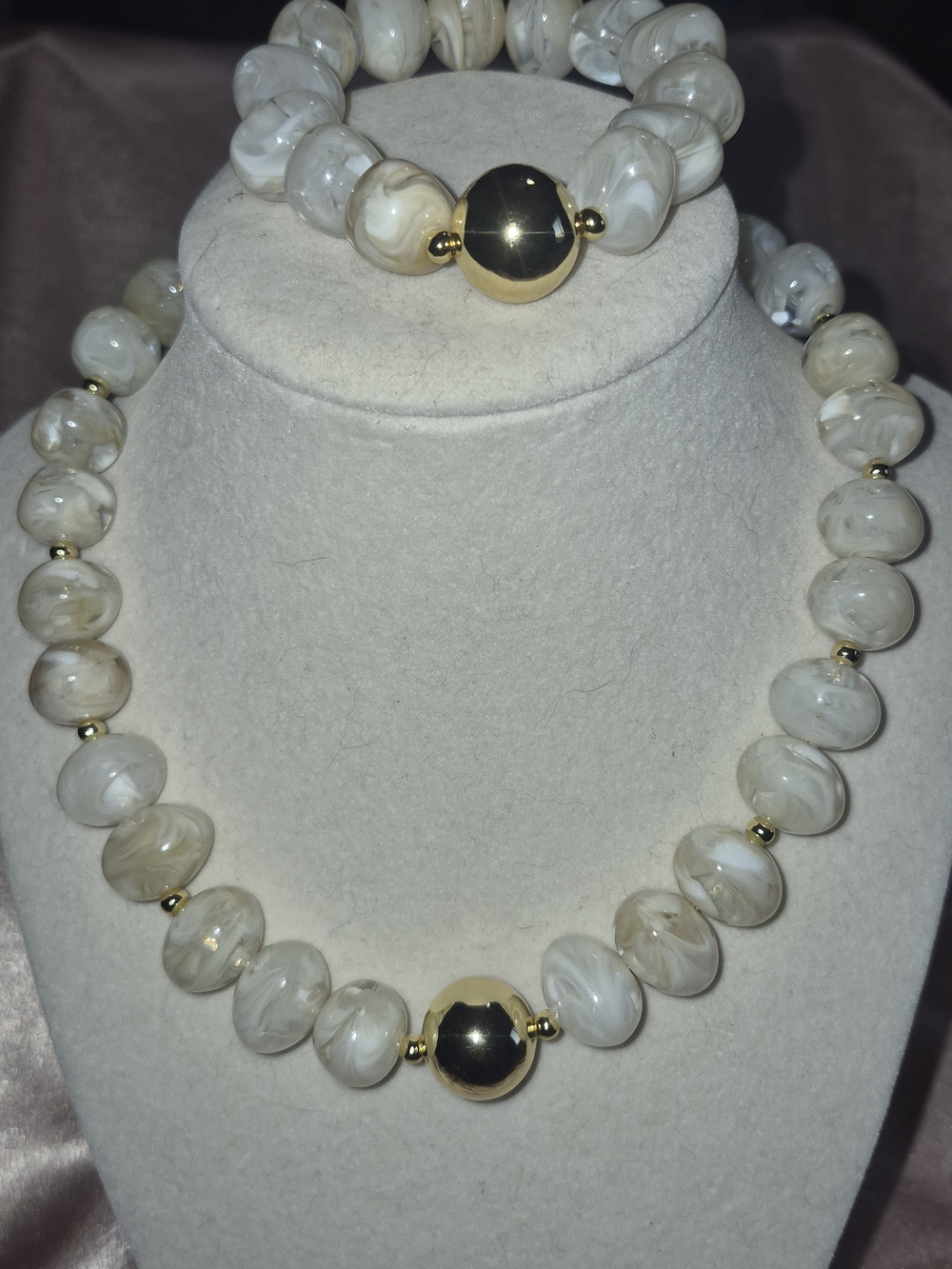 Elegant Cream Beaded Necklace with Gold Accent